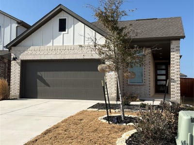 Living area at 109 High Valley Dr - 3 bed 2 bath home