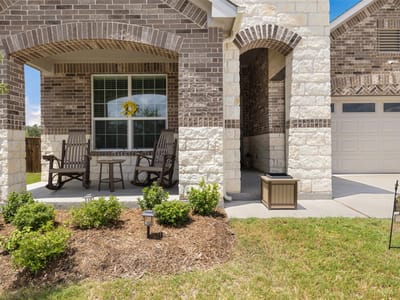 Living area at 109  Rambling Rapids Dr - 4 bed 2 bath home