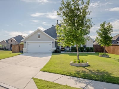 Living area at 109 Seedling Ct - 3 bed 3 bath home