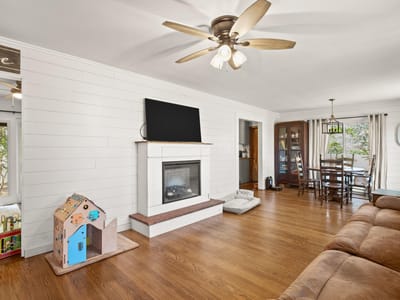 Living area at 1099 Private Road 1061 - 4 bed 1 bath home