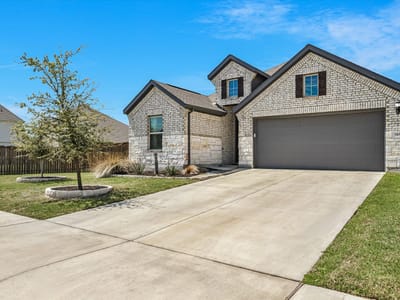 Living area at 1101 Terrace View Dr - 3 bed 2 bath home