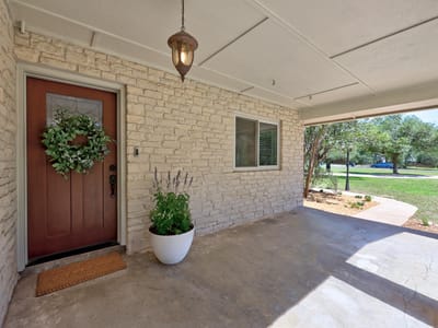 Kitchen at 11019 Southwest Oaks - 3 bed 2 bath home
