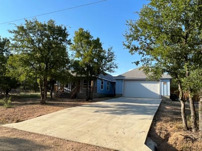 Living area at 111 E Hickory Dr - 3 bed 2 bath home