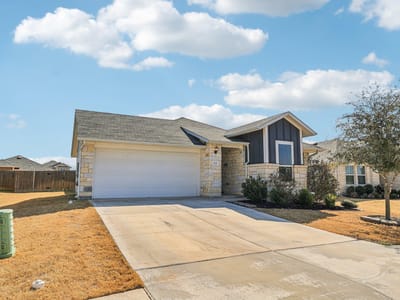 Kitchen at 111 Insider LOOP - 3 bed 2 bath home