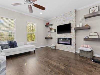 Primary bedroom at 1125 Highknoll Ln - 2 bed 2 bath home