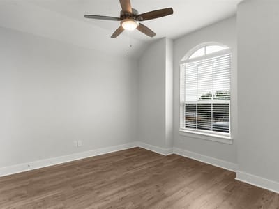 Bathroom at 1129 Pansy TRL - 3 bed 2 bath home