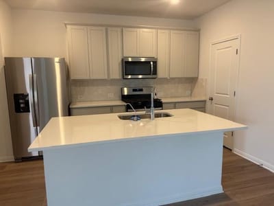 Living area at 116 Maple Hedge Rd - 4 bed 2 bath home