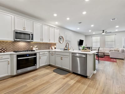 Primary bedroom at 117 Marvins Bnd - 4 bed 2 bath home