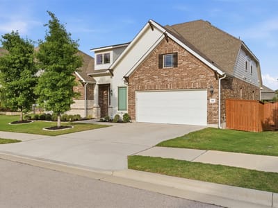 Living area at 118 Bear Paw Run - 4 bed 3 bath home