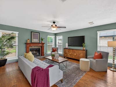 Living area at 1200 Mountain View DR - 4 bed 2 bath home