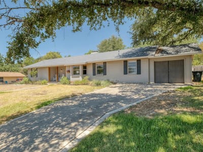 Kitchen at 1208 Country Club Rd - 3 bed 3 bath home