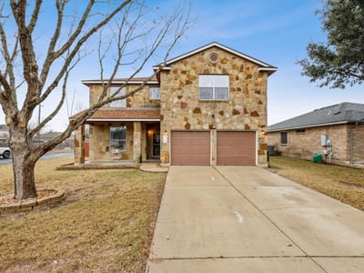 Living area at 122 Mossy Rock CV - 4 bed 2 bath home