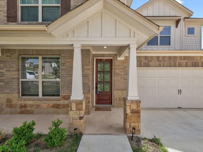 Living area at 1228 Calendula TRL - 5 bed 4 bath home