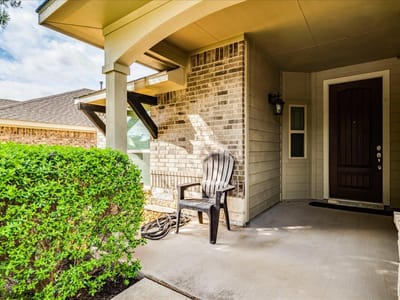 Living area at 124 Compass LN - 3 bed 2 bath home