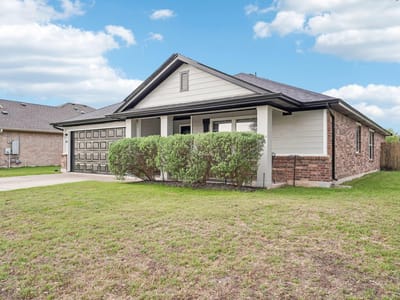 Kitchen at 124 Waterlily Way - 4 bed 2 bath home