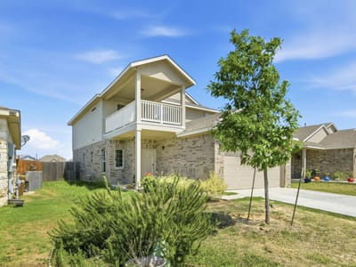 Living area at 12432 Ostrich Trl - 3 bed 2 bath home