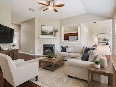 Living area at 125 Bayliss ST - 3 bed 2 bath home