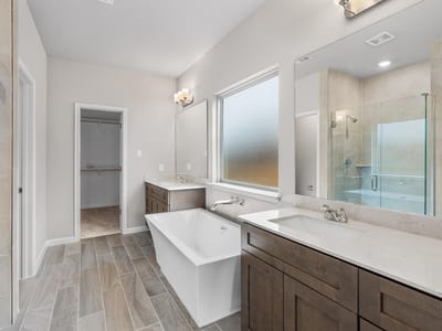 Kitchen at 128 Comet Pointe Dr - 4 bed 3 bath home