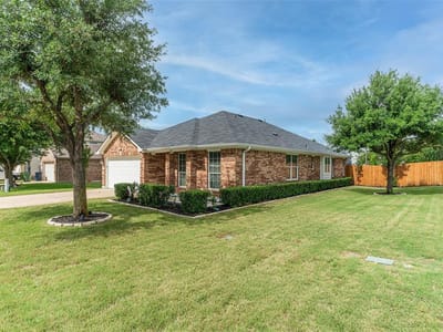Living area at 129 Aguilar DR - 4 bed 2 bath home