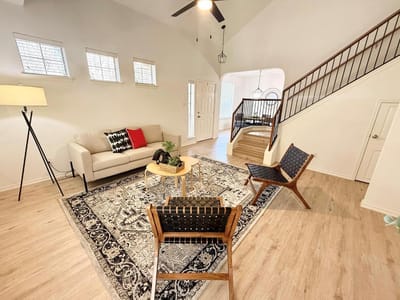 Living area at 1310 W Parmer Ln Unit #2903 - 3 bed 2 bath home