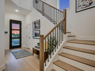 Living area at 1316 South Brook DR - 5 bed 4 bath home