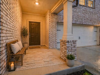 Living area at 1317 Aquilla LN - 5 bed 3 bath home