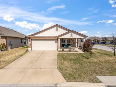 Living area at 137 Hematite LN - 3 bed 2 bath home