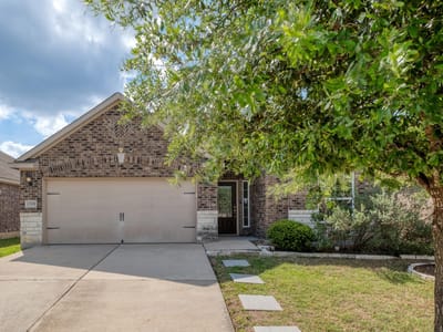 Living area at 13709 Nelson Houser ST - 3 bed 2 bath home