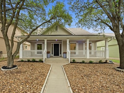 Living area at 140 Schmidt - 4 bed 2 bath home