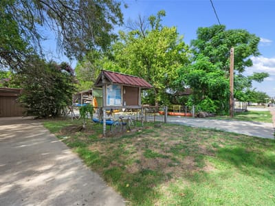 Primary bedroom at 1409  Chestnut St - 3 bed 1 bath home