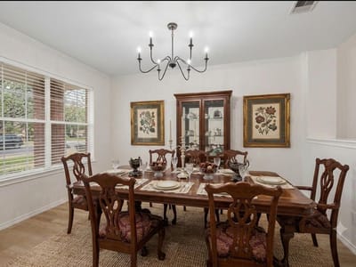 Living area at 141 Meadow Park DR - 4 bed 3 bath home