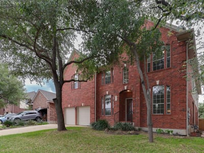 Living area at 1419 Hargis Creek Trl - 6 bed 4 bath home