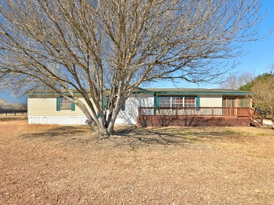 Kitchen at 1437 Heidenreich LN - Grist Mill Estates, Uhland, TX