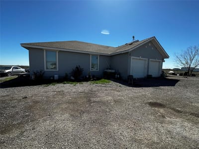 Living area at 14701 Fm-1100 Rd Unit #1100 - 7 bed 3 bath home