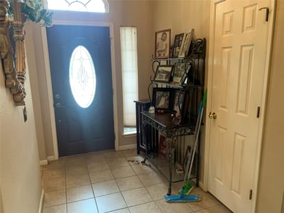 Living area at 150 Elmer Cv - 3 bed 2 bath home