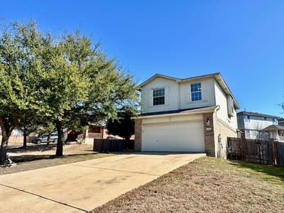 Living area at 15013 Sassafras Trl - 3 bed 2 bath home