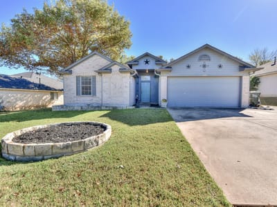 Living area at 1503 Barcus Dr - 4 bed 2 bath home