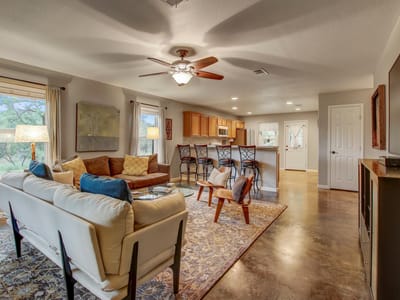 Living area at 153 Hill Dr - 3 bed 2 bath home