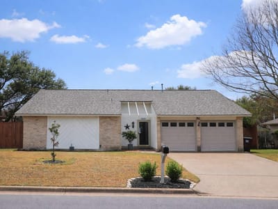 Kitchen at 1609 Woodhill DR - 4 bed 2 bath home