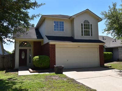 Living area at 1617 Harness Raceway - 3 bed 2 bath home