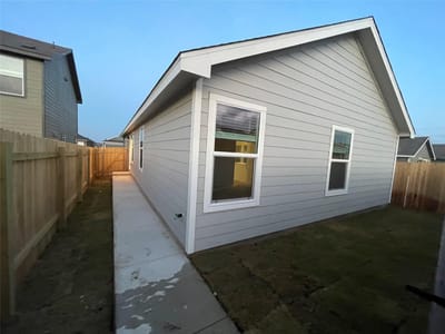 Kitchen at 170  Sormonne Loop - 3 bed 2 bath home