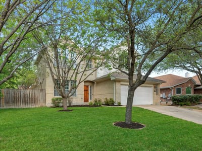 Living area at 1734 Chasewood Dr - 4 bed 3 bath home