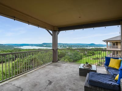 Living area at 17800 Edgewood Way Unit #301 - 3 bed 3 bath home