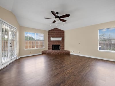 Living area at 1815  Rusty Nail Loop - 4 bed 3 bath home