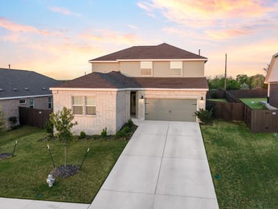 Living area at 1909 Four Waters Loop - 5 bed 3 bath home