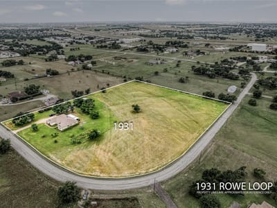 Living area at 1931 Rowe Loop - Jacob Casper League, Pflugerville, TX
