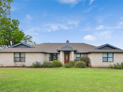 Primary bedroom at 1931 Rowe Loop - Jacob Casper League, Pflugerville, TX