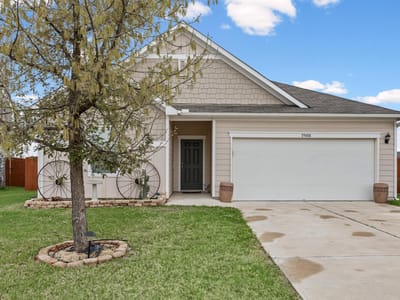 Living area at 19408 Mary Ozburn Pl - 3 bed 2 bath home