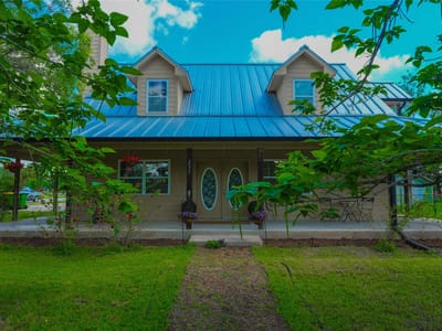 Living area at 201 E Eggleston ST - 3 bed 3 bath home