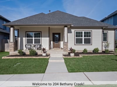 Living area at 204 Bethany Creek DR - 4 bed 2 bath home